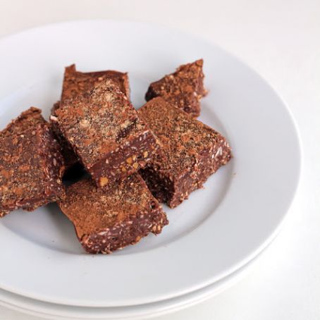 ENERGIZING RAW COCONUT MACA FUDGE
