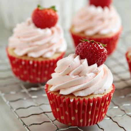 Easy Strawberry Cupcakes