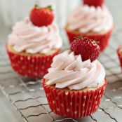 Easy Strawberry Cupcakes