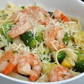 SHRIMP PASTA PRIMAVERA WITH ZOODLES