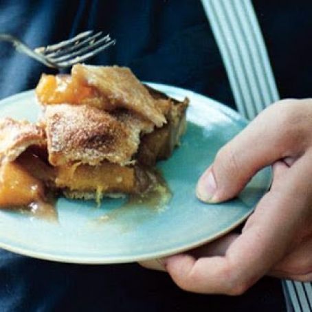 HONEY CARAMEL PEACH PIE