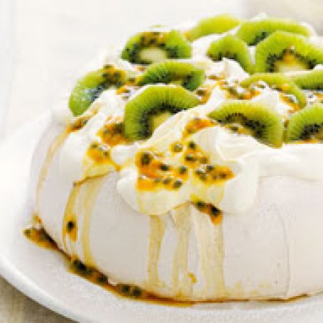 Kiwi passion fruit pavlova