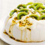 Kiwi passion fruit pavlova