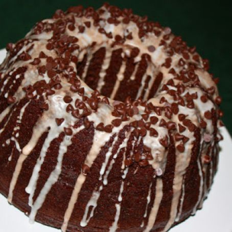Pumpkin and Chocolate Bundt Cake with a Cinnamon Glaze