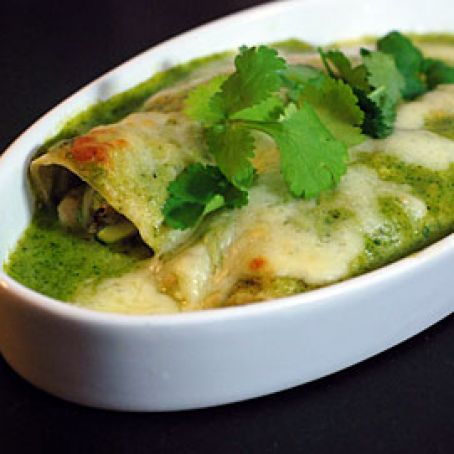 ENCHILADAS DE POLLO CREMOSAS ESTILO CAFE TACUBA