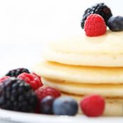 Pancakes with seasonal fruits