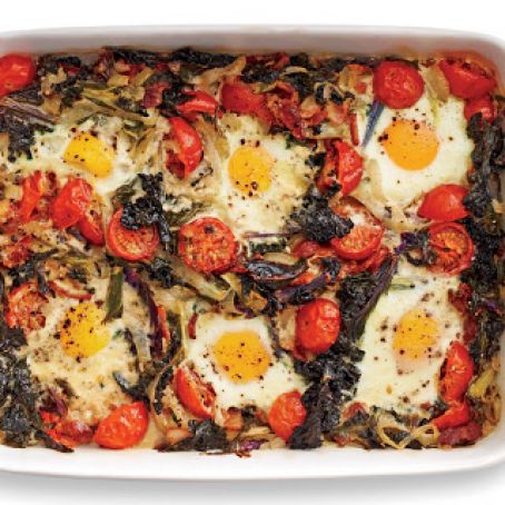 Baked eggs with creamed kale and turkey bacon