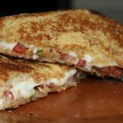 Basil Tomato Grilled Cheese Sandwich