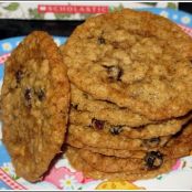 Chewy Oatmeal Raisin Cookies