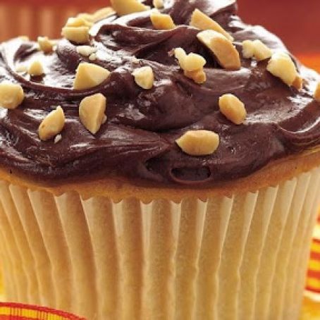 Peanut Butter Cupcakes with Chocolate Peanut Butter Frosting