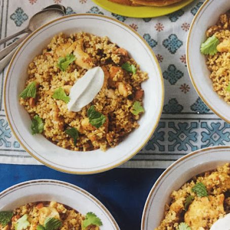 Za'atar Chicken & Bulgur with Yogurt Sauce & Pita Chips