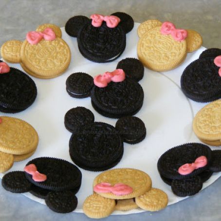 Minnie Mouse Oreo Cookies