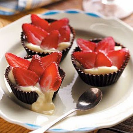 Berry & Cream Chocolate Cups Recipe