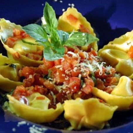 TORTELLONI EN SALSA DE QUESO