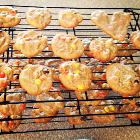 REESE'S PIECES PEANUT BUTTER COOKIES