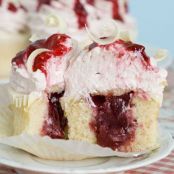 White Chocolate Strawberry Cupcakes