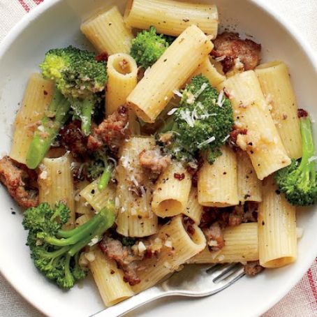 Emeril's Rigatoni with Broccoli and Sausage