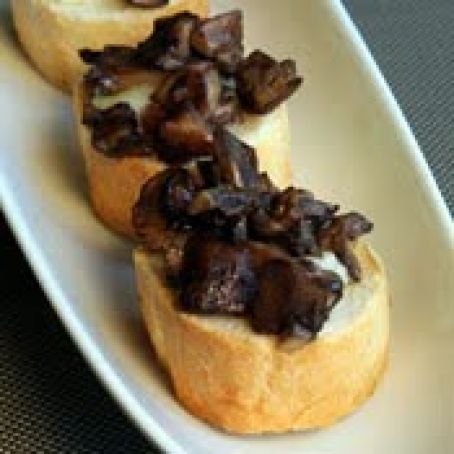 MUSHROOM & BRIE BRUSCHETTA