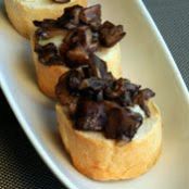 MUSHROOM & BRIE BRUSCHETTA