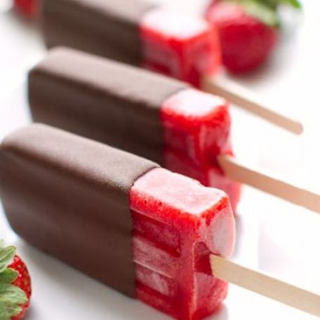 Chocolate Covered Strawberry Popsicles
