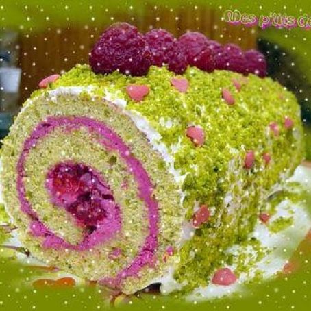 Bûche façon roulé pistaches-framboises