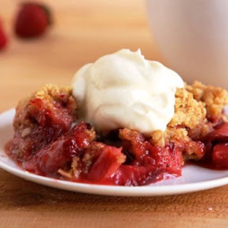 Slow Cooker Strawberry Rhubarb Crisp