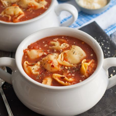3 Ingredient Tomato Tortellini Soup