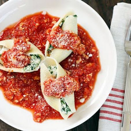 Spinach Stuffed Shells with Meat Sauce