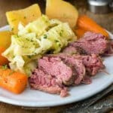 SLOW COOKER CORNED BEEF AND CABBAGE