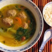 SOPA CHINA CON ALBONDIGAS