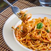 Roasted Red Pepper and Goat Cheese Alfredo Pasta