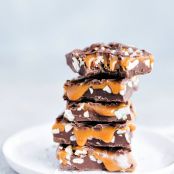 NO BAKE CHEWY TURTLE BARS