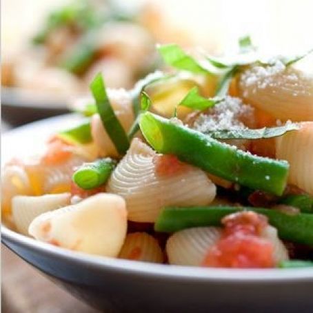 PASTA w/SALSA CRUDO & GREEN BEANS