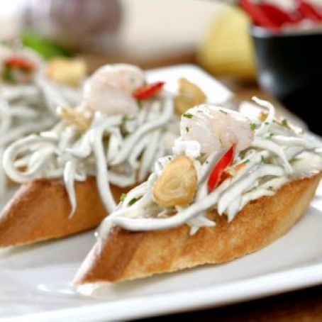 MONTADITO DE ANGULAS Y CAMARONES AL AJILLO