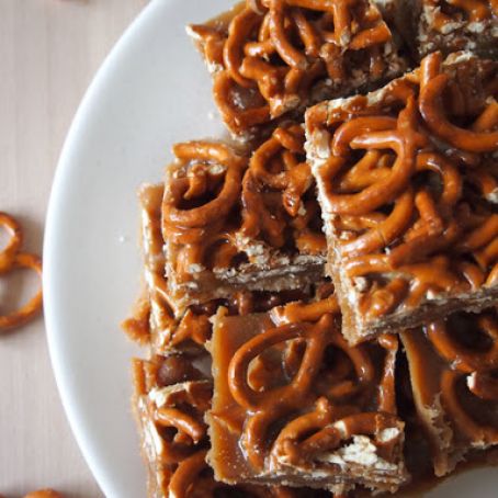 Caramel Pretzel Bars