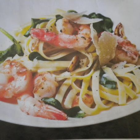 SHRIMP FETTUCCINE WITH SPINACH AND PARMESAN