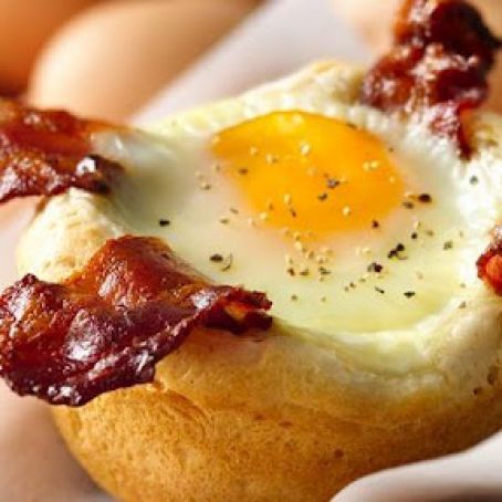 Breakfast (Bacon & Egg Savory Cupcakes)