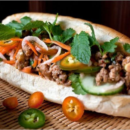 QUICK BANH MI w/PICKLED CARROTS & DAIKON