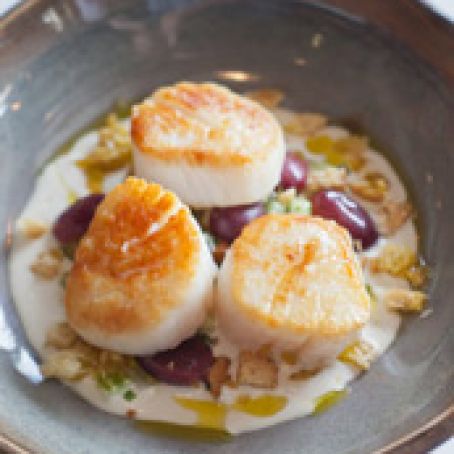 Scallops with Ajo Blanco and Pickled Grapes