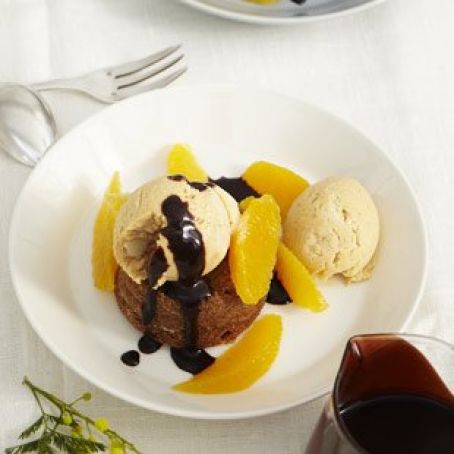 Mandelparfait mit Espresso-Biskuit