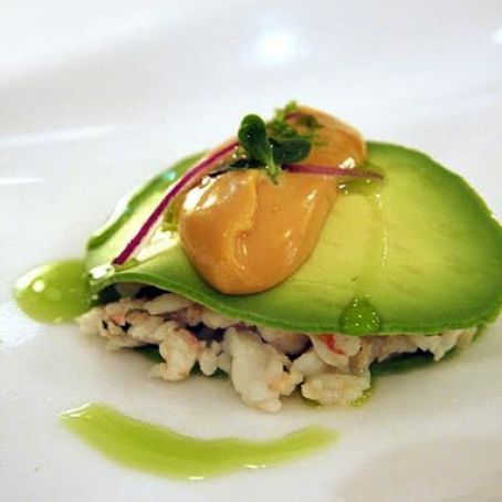 AGUACHILE DE MARISCOS Y RAVIOLES DE AGUACATE