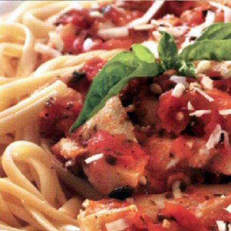 Pasta with fresh Tomatoes, Basil and Chicken