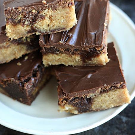 CHOCOLATE PEANUT BUTTER BROWNIE BITES