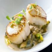 SEARED SCALLOPS w/COCONUT & MUSSELS
