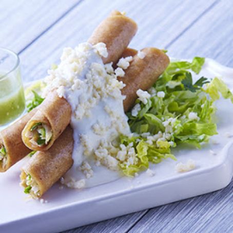 TAQUITOS DE POLLO EN SALSA VERDE