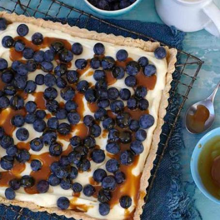 BLUEBERRY TART WITH CARAMEL SAUCE