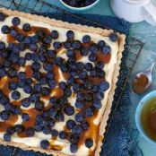 BLUEBERRY TART WITH CARAMEL SAUCE