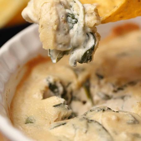 VEGAN SPINACH ARTICHOKE DIP (THE BEST!)