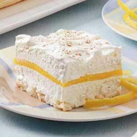 Lemon Schaum Torte
