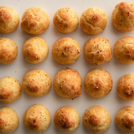 Cacio e Pepe Cheese Puffs